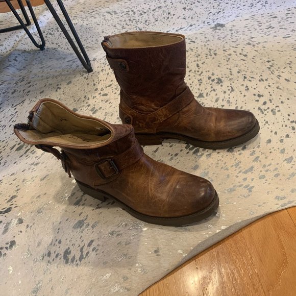 Frye Veronica Short Boots - Picture 6 of 10